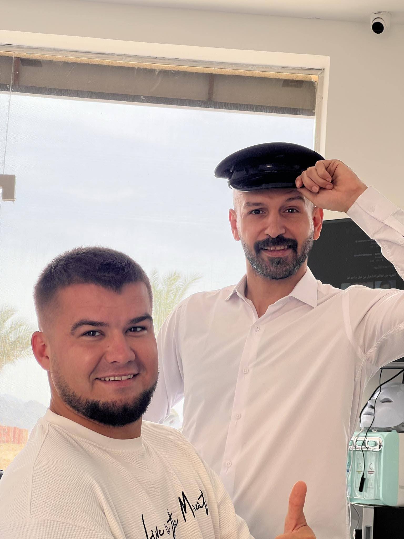 صورة الحلاق