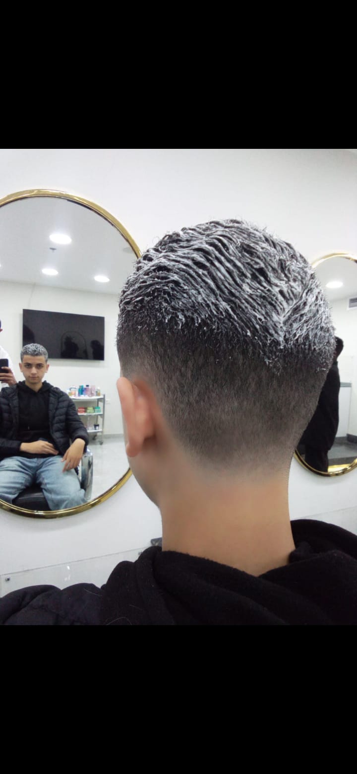 صورة الحلاق