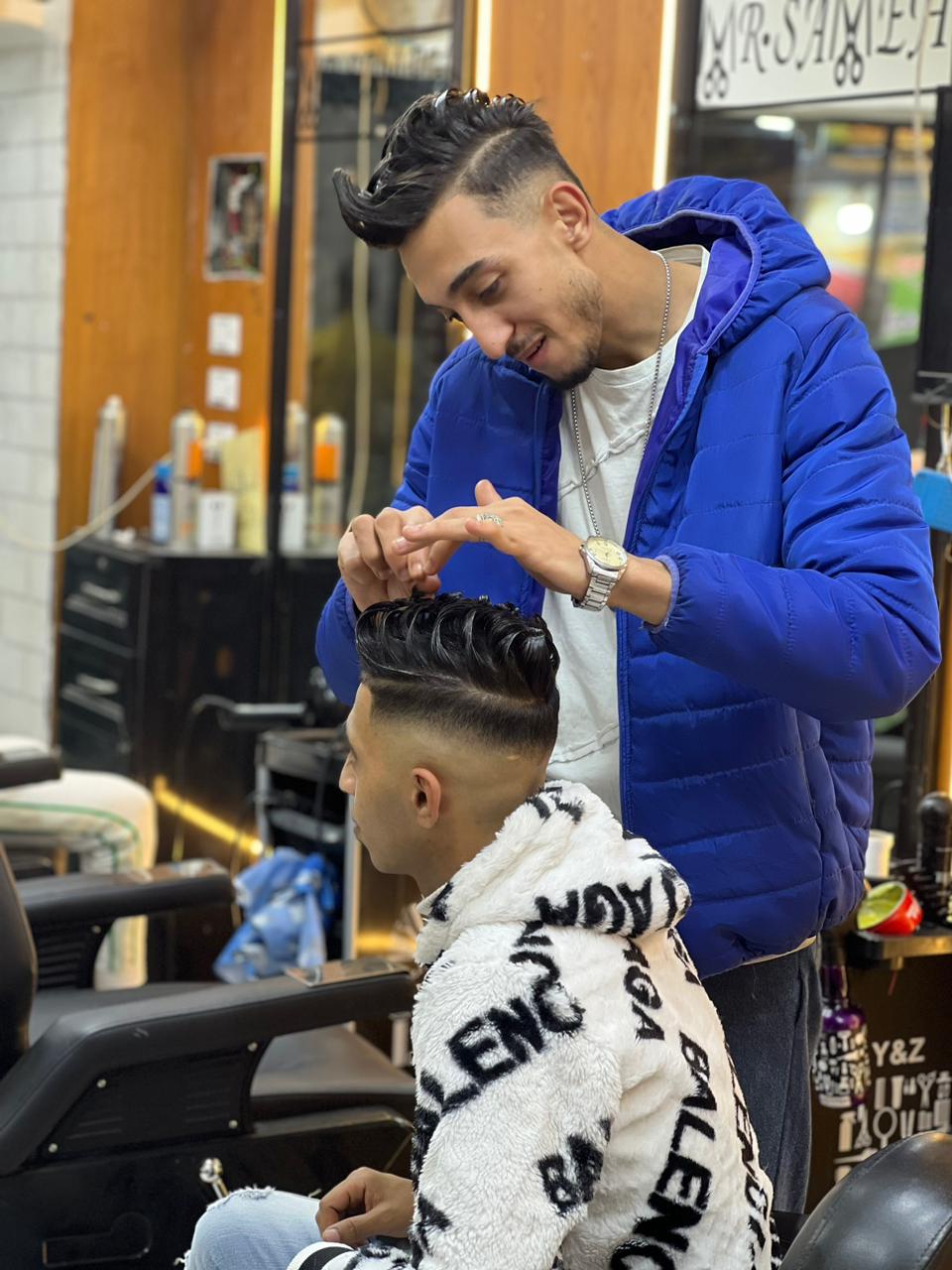 صورة الحلاق