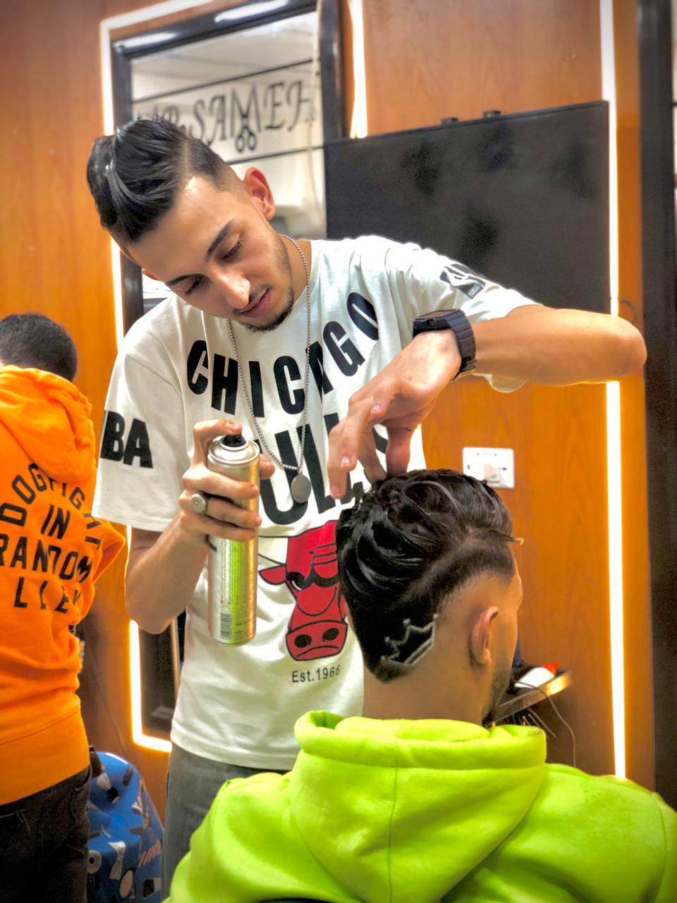 صورة الحلاق