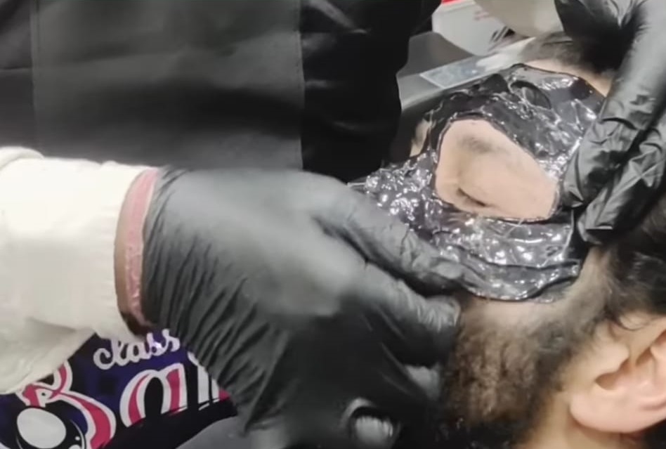 صورة الحلاق